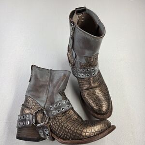 Freebird by Steven, Size 6. Ramone. Womens Short Boots. Cooper-Gray-Blue